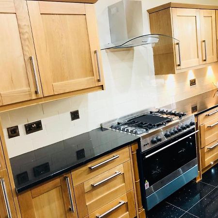 Beautiful 4-Bed Villa In Glasgow Extérieur photo