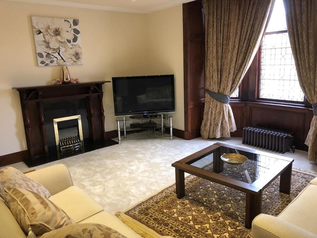Beautiful 4-Bed Villa In Glasgow Extérieur photo