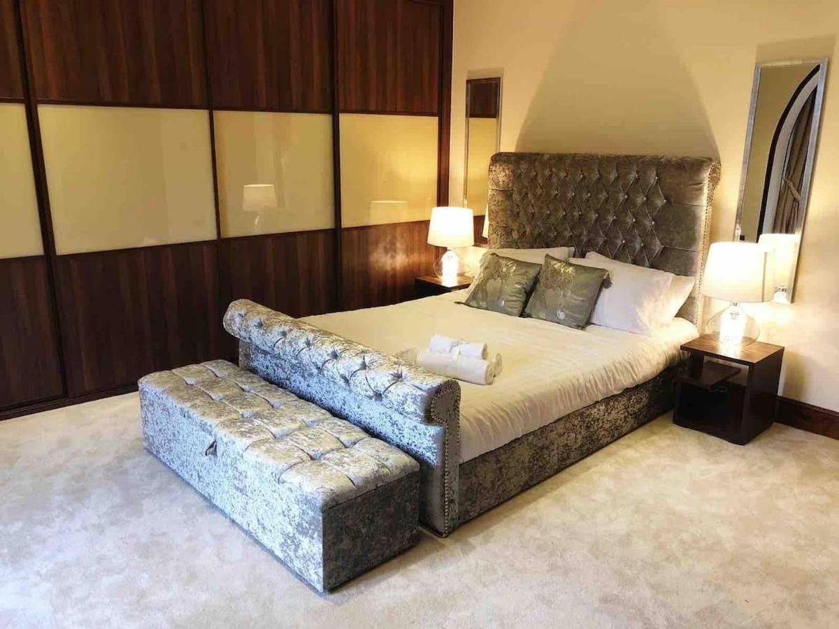 Beautiful 4-Bed Villa In Glasgow Extérieur photo