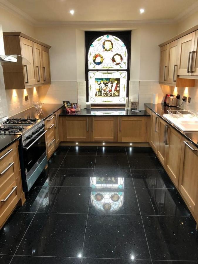 Beautiful 4-Bed Villa In Glasgow Extérieur photo
